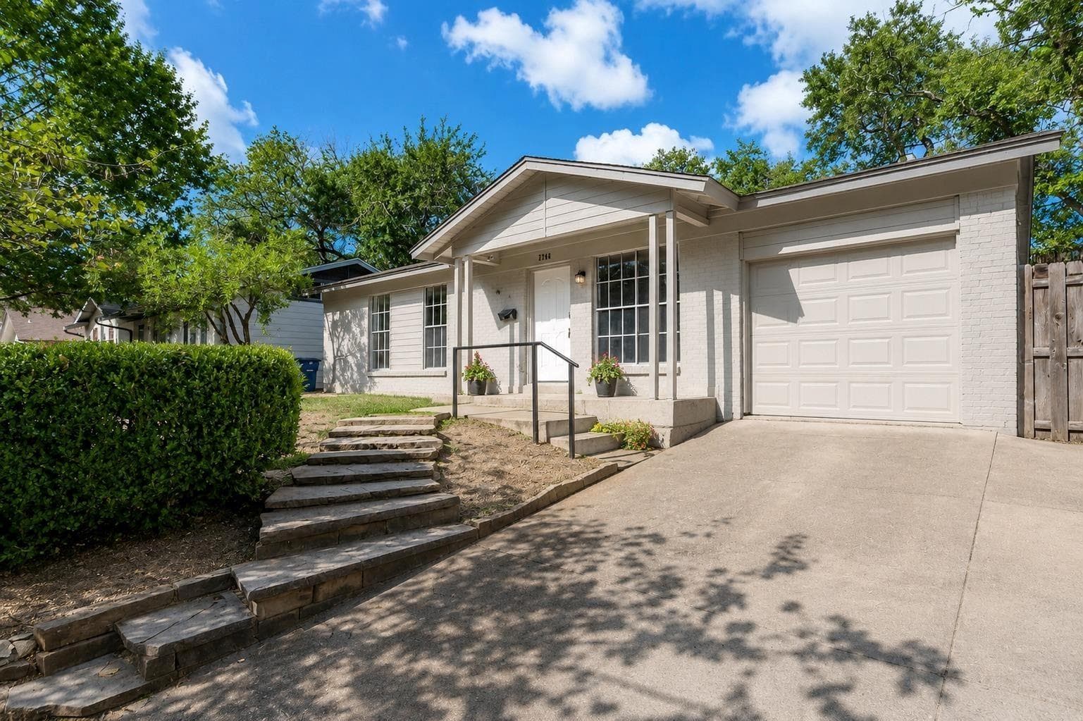2704 Carnarvon Ln, Austin, Texas 78704