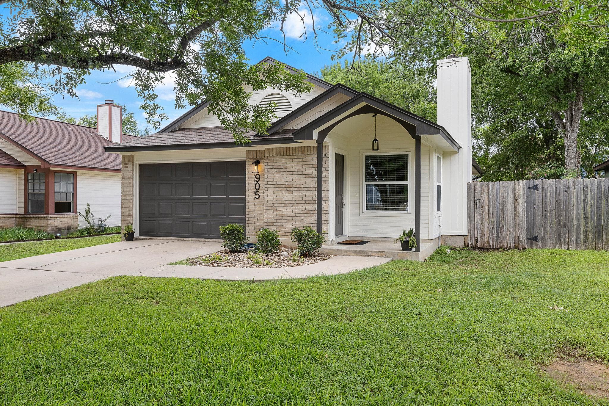 905 Greenbriar Loop, Round Rock, Texas 78664