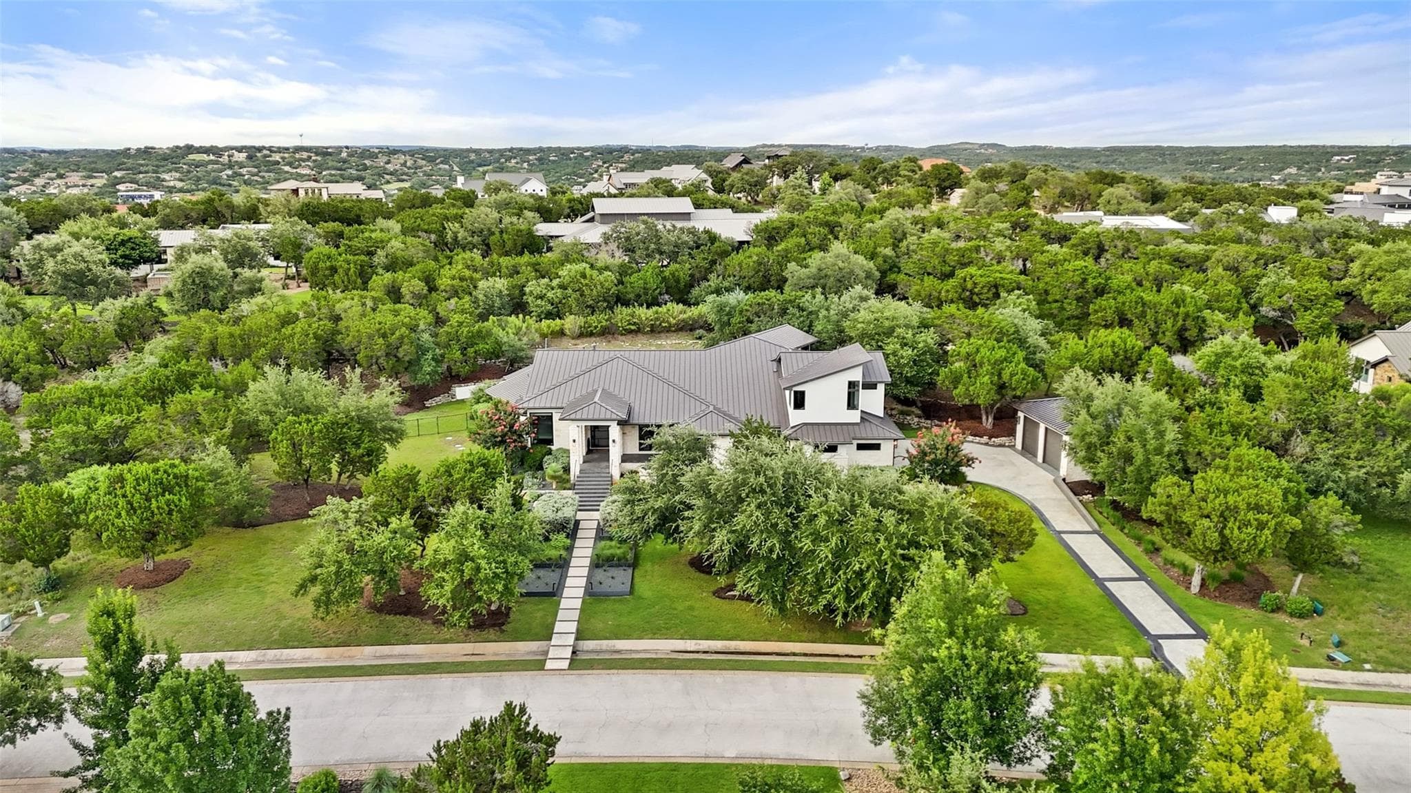 1817 Knights Chance Ln, Spicewood, Texas