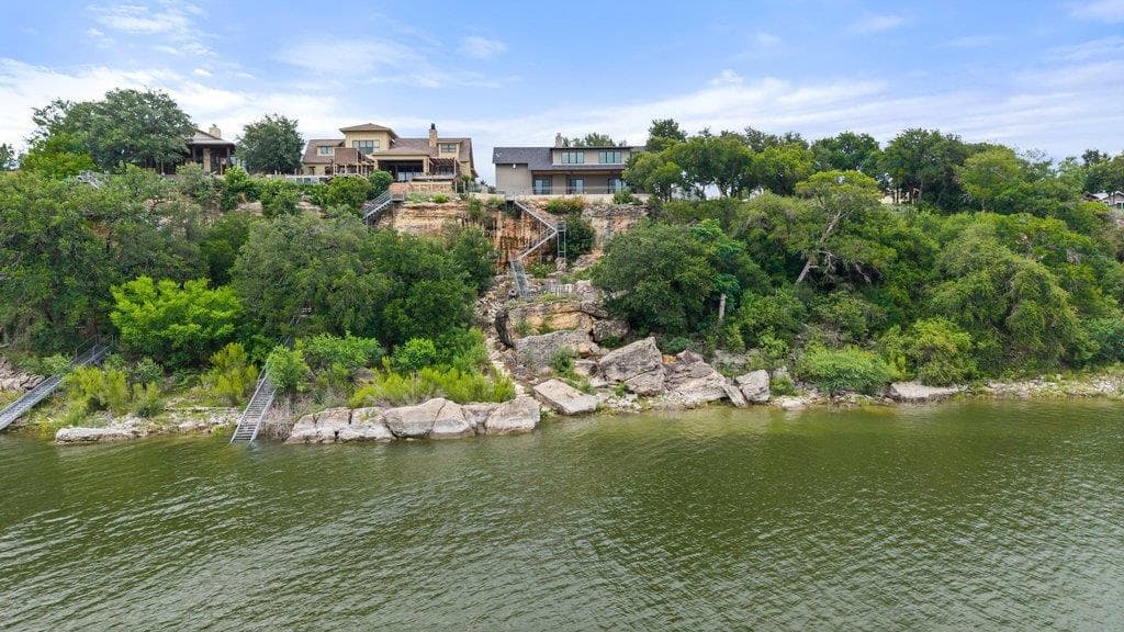 24423 Pedernales Dr, Spicewood, Texas